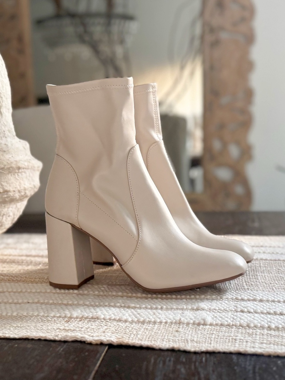 STUNNING CREAM WOMEN’S HIGH HEELED ANKLE BOOTS 🩷